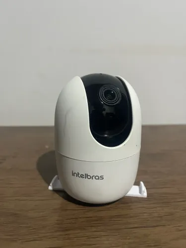 Câmera Intelbras iM4 Wi-Fi 360° Full HD - Seminova, com suporte