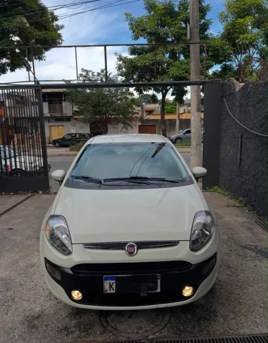 Fiat Punto Attractive 1.4 Fire Flex 8V 5P 2013