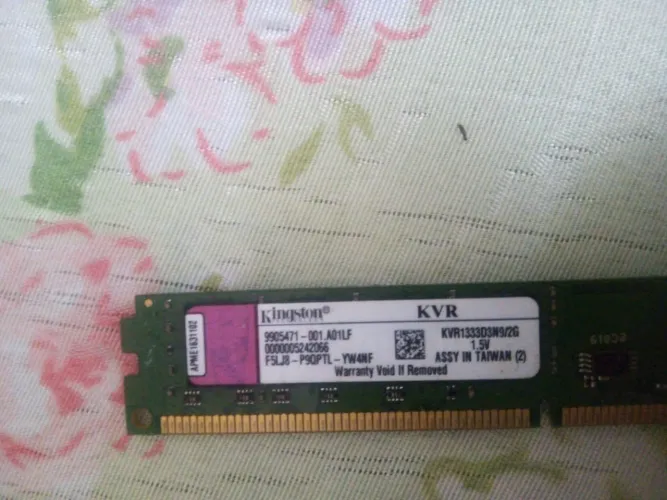 memória RAM Kingston 2GB DDR3 1333MHz