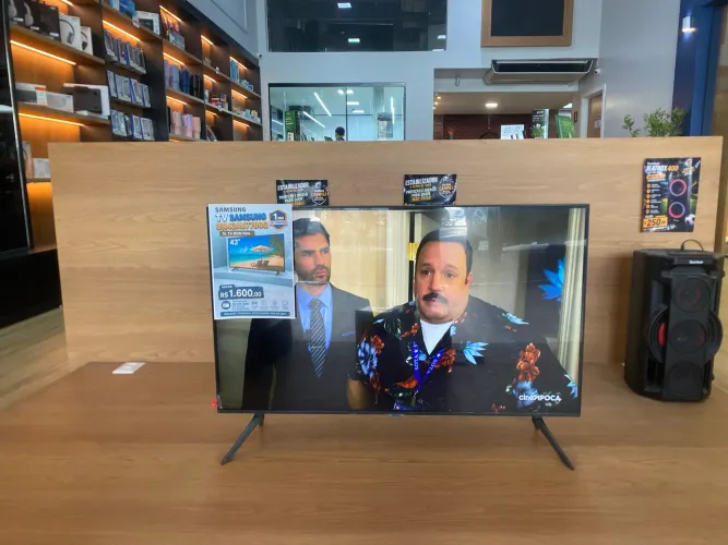 Vendo tv 43 polegadas. R$ 1.500/ 12 meses de garantia