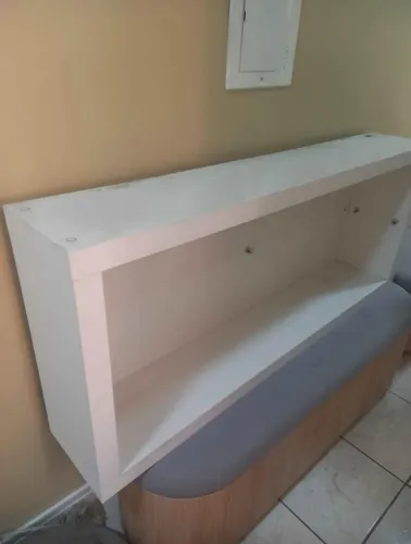 Prateleira em ótimo estado