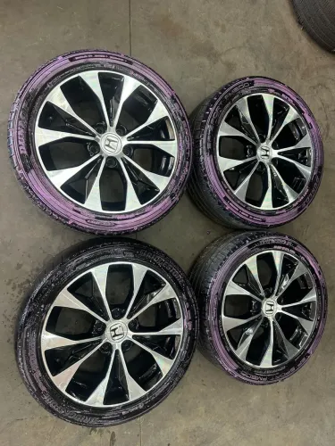 Rodas aro 17 Honda civic + pneus 