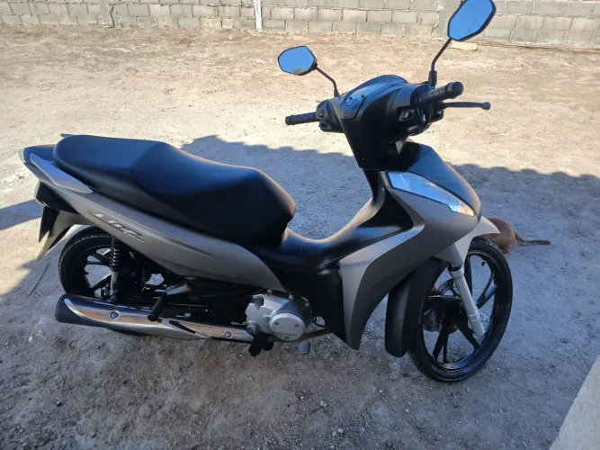 Honda biz 22 /23 a mais completa da categoria. completa