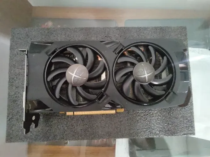 Placa de vídeo XFX Radeon RX 480 com 8GB