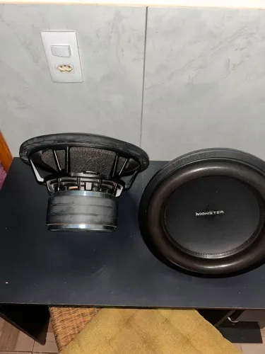 Auto falante monster de 1400 RMS 