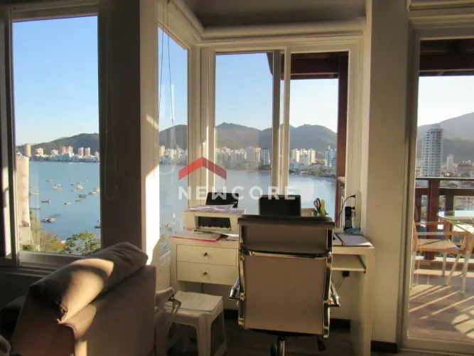 Casa de condomínio em Rua 209 M - Canto da Praia - Itapema/SC