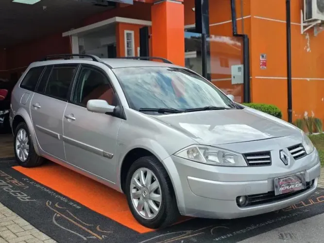 Renault Megane G. Tour Extreme Hi-flex 1.6 Mec. 2010