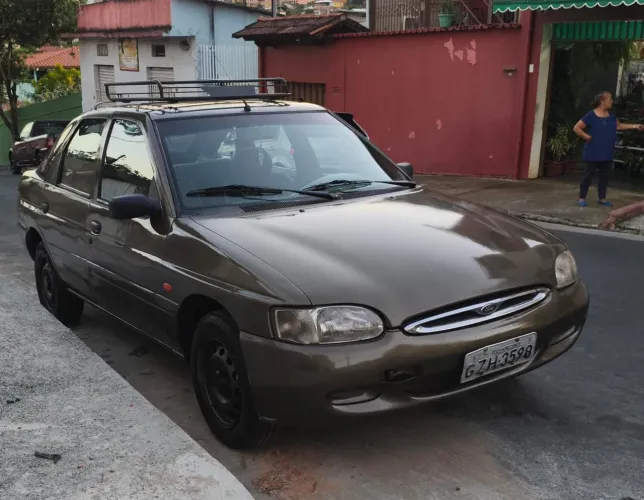 Ford Escort GL 1.6 MPI 2001