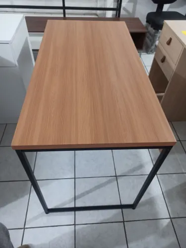 Escrivaninha industrial 1.18m de largura