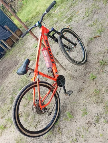 Vendo essa bicicleta quadro 29 aro 26 cubo k7 barulhento 