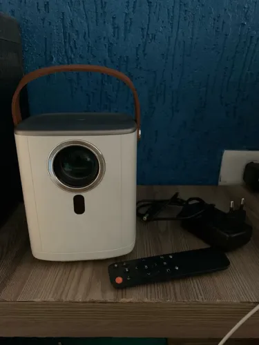 Projetor portátil novo! Valor negociável chat