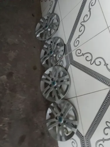 Original só falta um pintura em alguns arranhado fica nova 