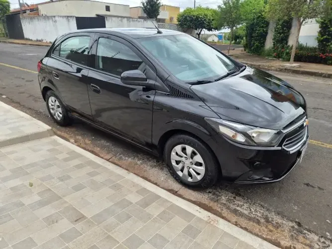 Chevrolet Onix Hatch LT 1.0 8V Flex Mec. 4P 2017