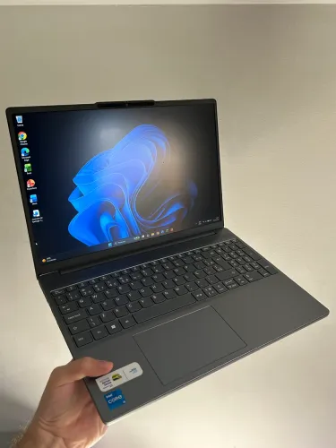 Notebook Lenovo i5 13º 16GB DDR5 SSD 512GB, 15.6 Lançamento 2026