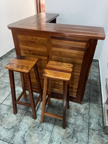 Barzinho de Madeira