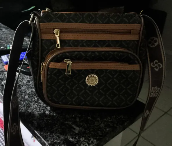 Vendo bolsa feminina transversal
