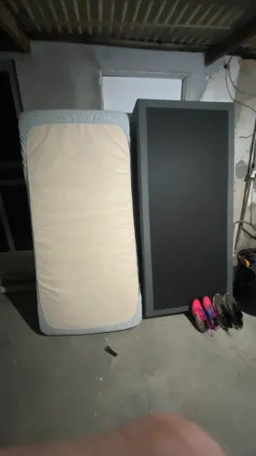 Vendo cama Box solteiro