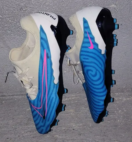 Chuteira Nike Phantom GX Pro
