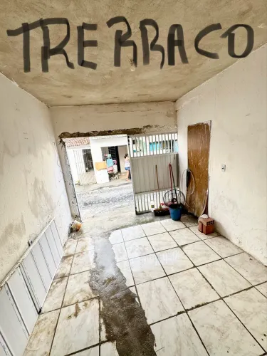 Aluga se CASA TÉRREA NA IPUTINGA. Transversal avenida caxangá. Valor 950,00