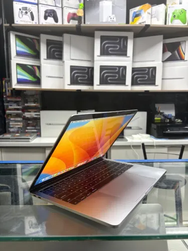 MacBook Pro 2017 13" i5 8GB 256SSD (USADO) Aceitamos seu produto usado na troca (consulte)