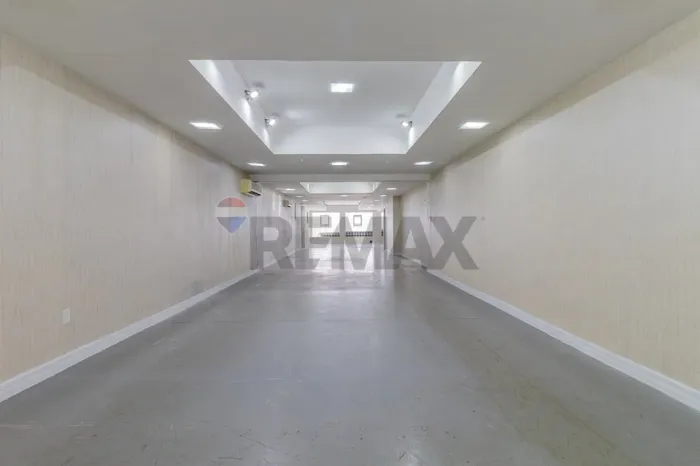 Aluga Casa Comercial, rua Bahia 1232, 2 and., 550m², showroom, 16 Salas, 8 banh, elevador,