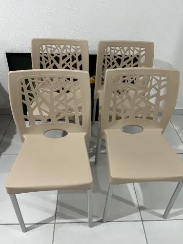 4 cadeiras de mesa 