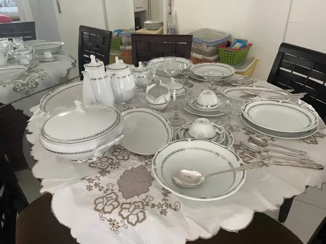 Jogo de jantar de porcelana