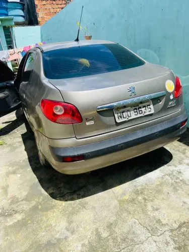 Peugeot 207 Sedan Passion XR 1.4 Flex 8V 4P 2011