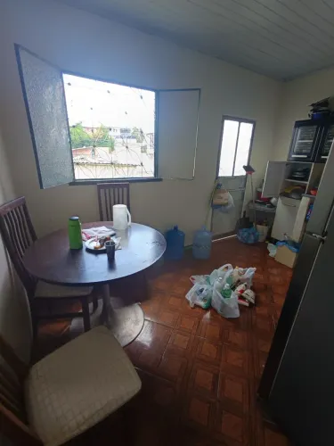 //Casa com 2 Qrts e 2 Kitinetes no Vila da Prata