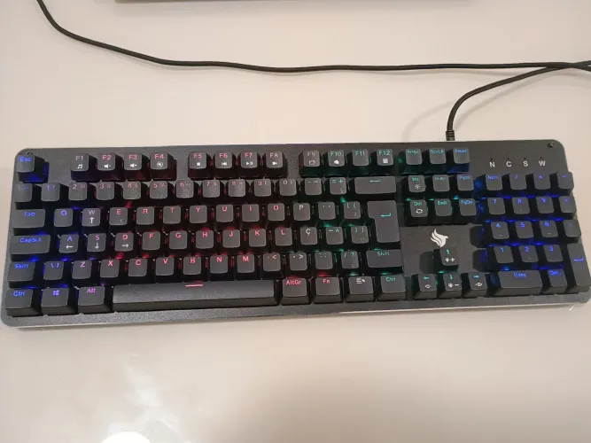 Teclado Gamer Pichau P631 RGB - Excelente Estado