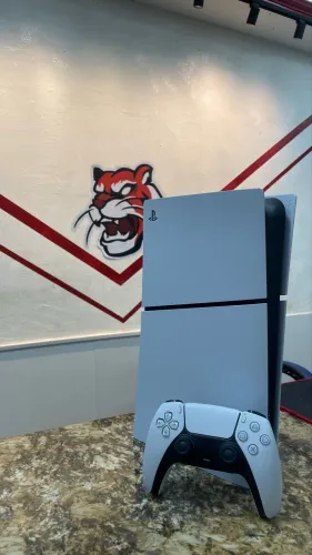 PS5 slim digital / 1Tb c-garantia