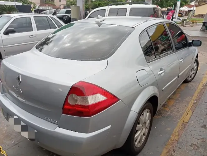 Renault Megane Sedan Dynamique Hi-flex 1.6 16V 2008
