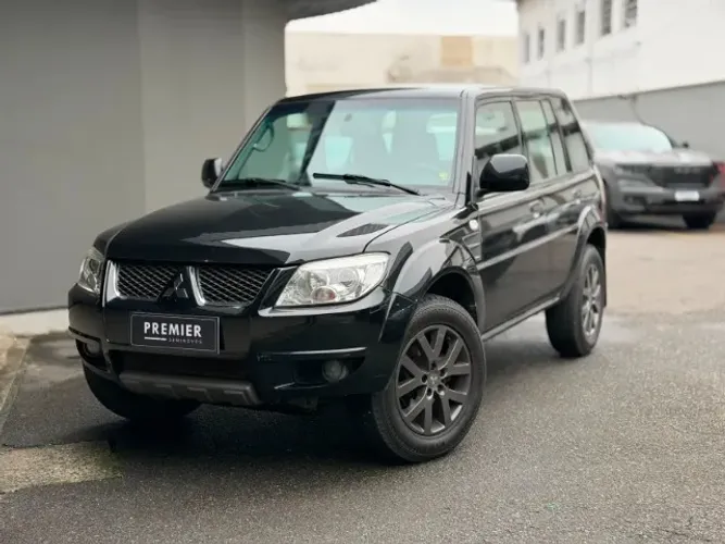 Mitsubishi Pajero TR4 2.0 Flex 16V 4X2 Aut. 2015