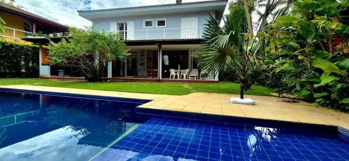 Casa à Venda em condomínio fechado na Praia de Paúba
