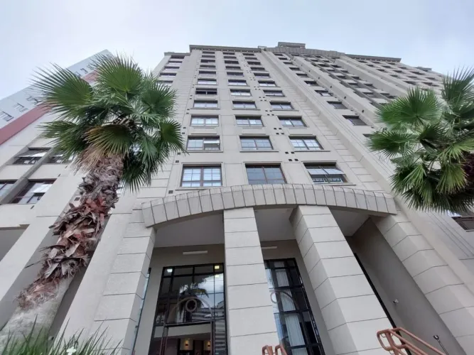 Salas Comerciais, 32M², Aluguel de R$ 1.000,00 + Taxas - Cristo Rei, Curitiba (Pr)
