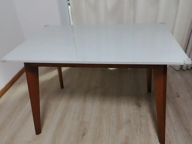 Vendo mesa maciça
