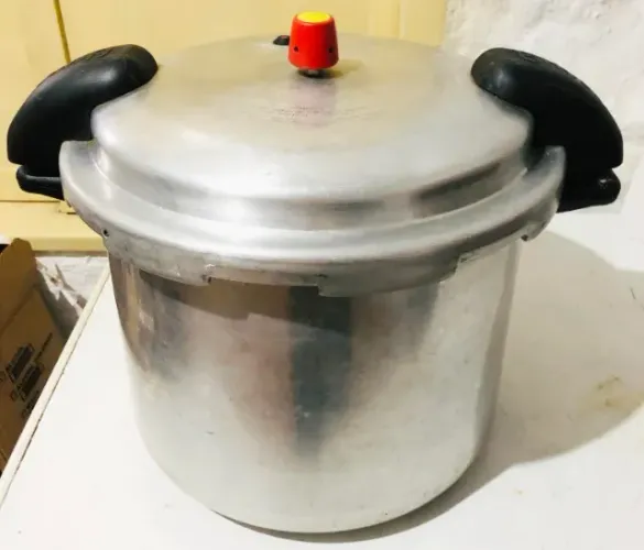 PANELA DE PRESSÃO COMERCIAL