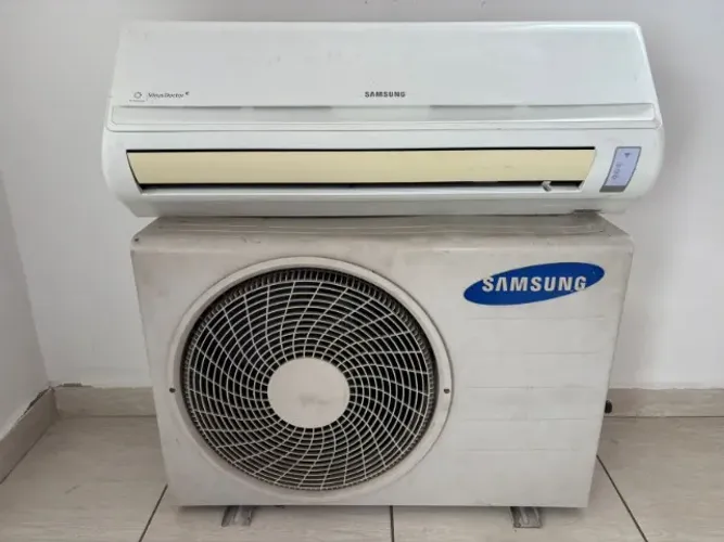 Ar Condicionado Samsung Split (quente e frio) 18.000 BTUs 220V