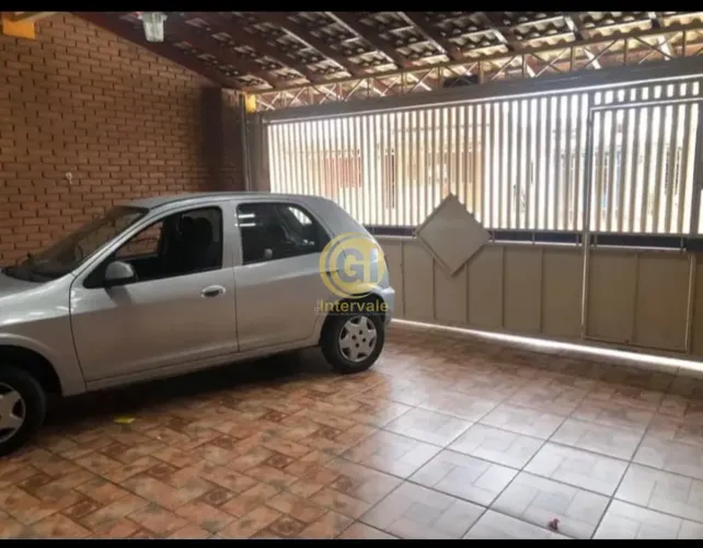 Casa de 3 Quartos sendo 1 suite no Centro de Jacarei com excelente localização