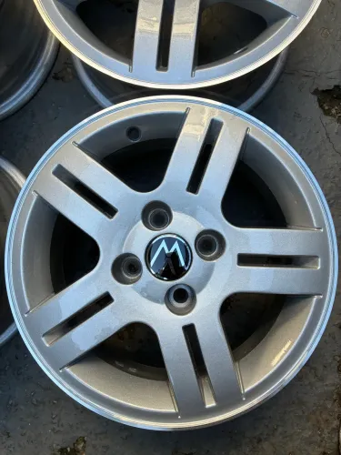 Vendo jogo de roda original Vw aro 14