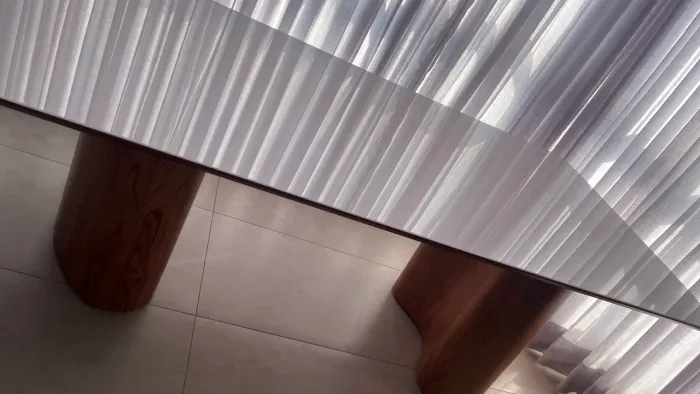 Mesa para 8 lugares em madeira e lacca 