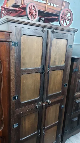 Armário madeira 4 porta