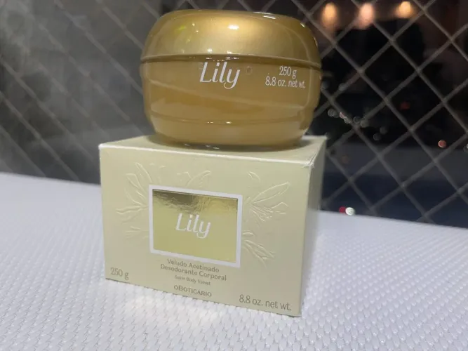 Creme Acetinado Desodorante Corporal Lily do Boticário