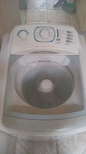 Maquina de lavar Electrolux com defeito