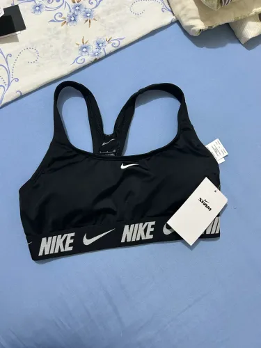 Top Nike NOVO