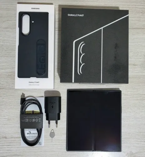 Samsung Galaxy Z Fold7 1TB 16GB RAM Preto + Case Silicone Original - NOVO!