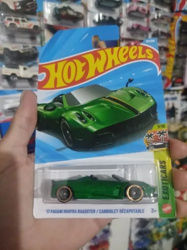 HOT WHEELS '17 PAGANI HUYRA ROADSTER / CABRIOLET DÉCAPOTABLE 1:64