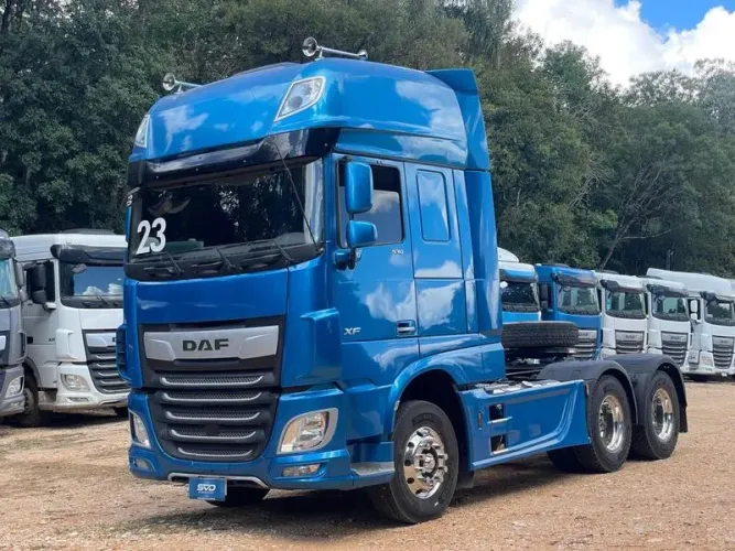 DAF XF 530 6X4 2023 TETO ALTO - 305 MIL KM - PERSONALIZADO - BELICHE - KIT BASCULANTE