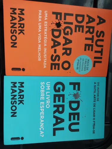 2 LIVROS: A SUTIL ARTE DE LIGAR O F*DA-SE E F*DEU GERAL.