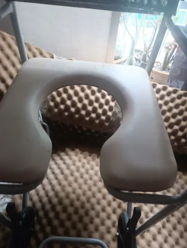 CADEIRA DE BANHO USADA 